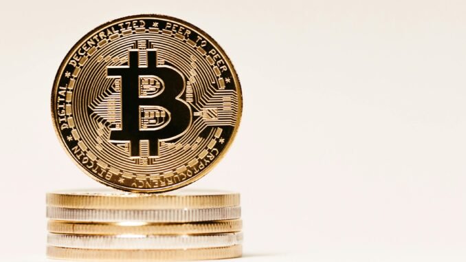 Is Peter Schiff Clueless About Bitcoin? BitMEX Spars Over Fee Bitcoin